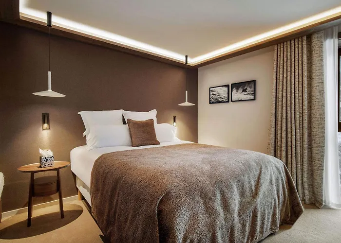 Luxe Avec Et Navette A 1850 - Fr-1-830-1 *